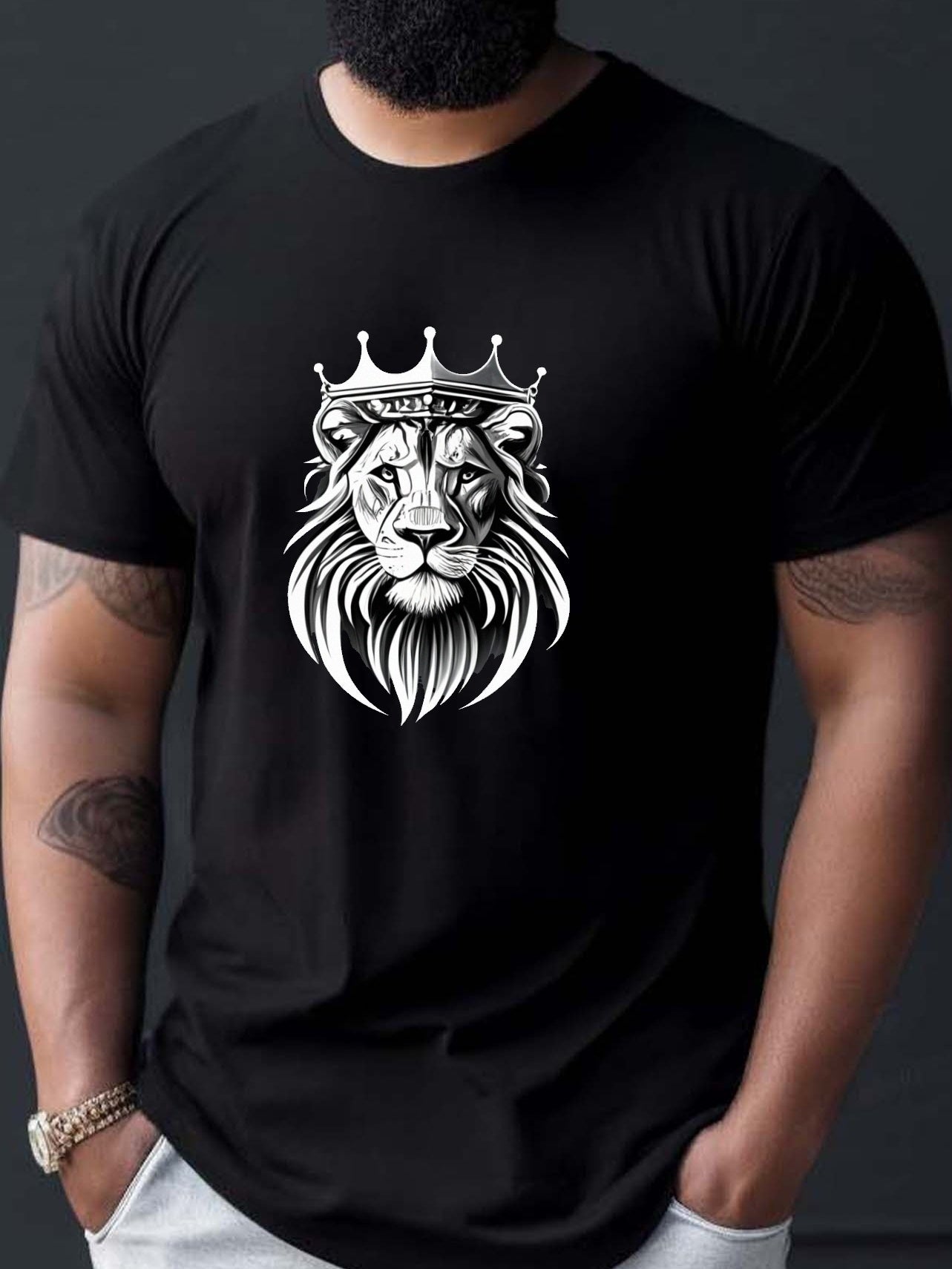 Lion Wearing Crown Print T-shirt