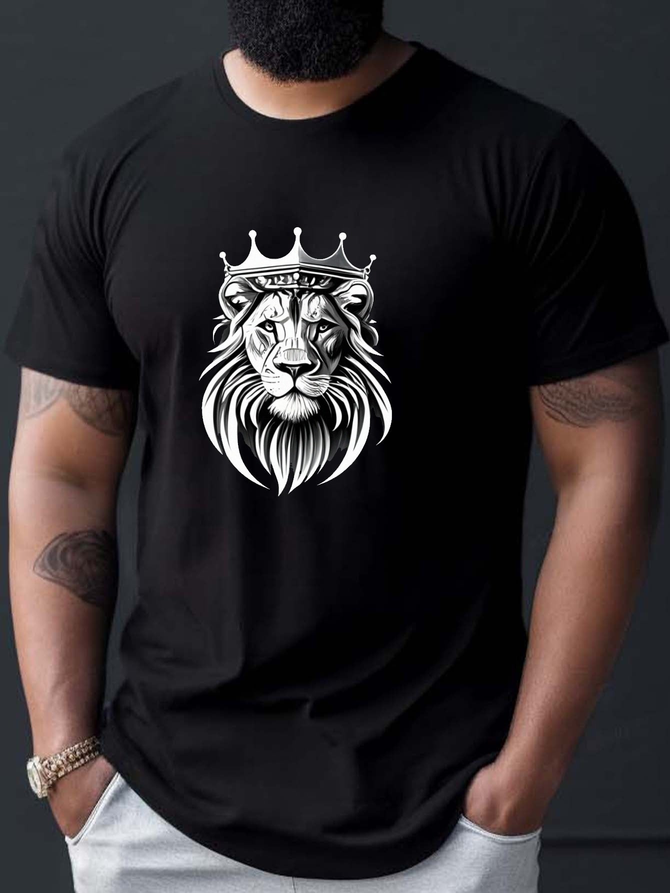 Lion Wearing Crown Print T-shirt