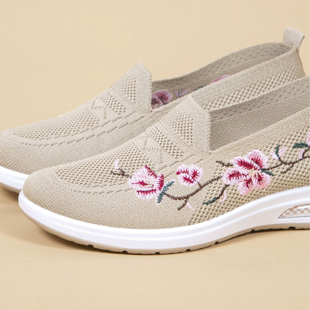 Women's Breathable Embroidery Soft Sole Shoes