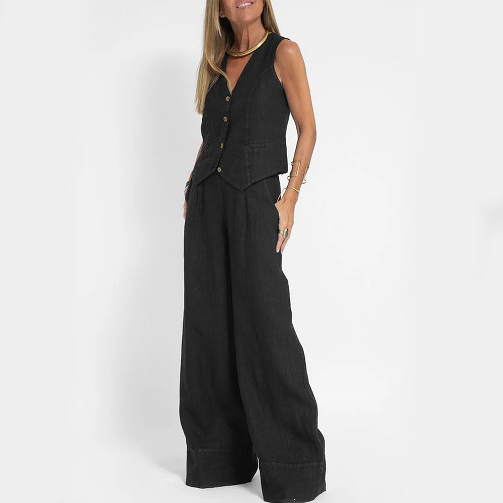 Somerbaadjie pas by 'n V-nek-ondermoulose top en los reguit broek